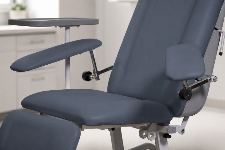 Behandlungsstuhl »FoZa Basic Plus« mit Beinauflage für Blutentnahme und Untersuchungen