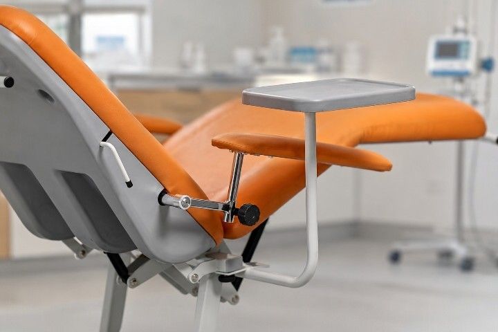 Behandlungsstuhl »FoZa Dona« für Blutentnahme, Dialyse und Chemotherapie