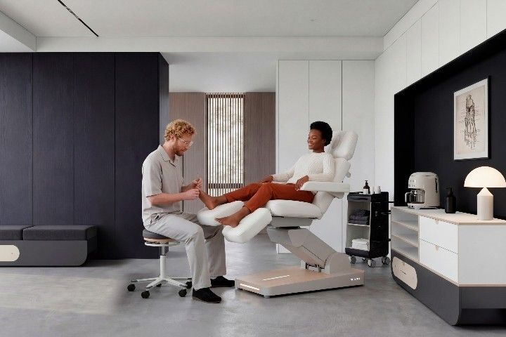 Podologiestuhl Naggura Nuuna P3 GR Rotation mit Polsterheizung, drehbar, Grau