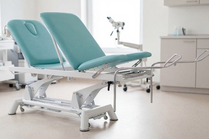 Ecopostural Gynäkologischer Stuhl »M47/67« + Gratis Rollhocker