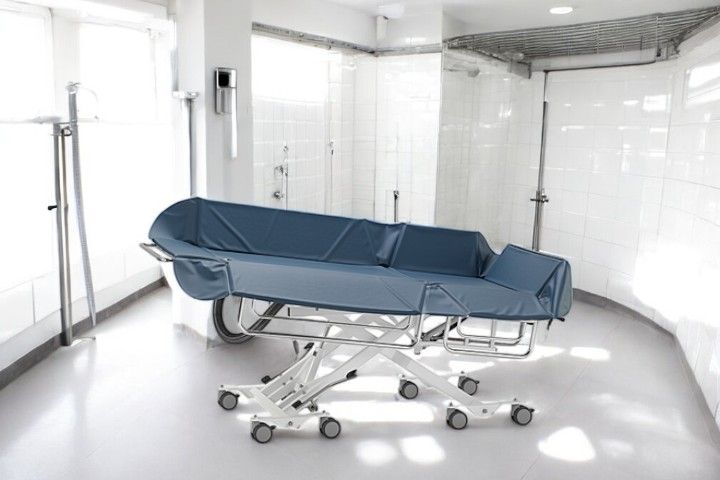 Duschwagen XXL höhenverstellbar, mit gepolsterter Wanne