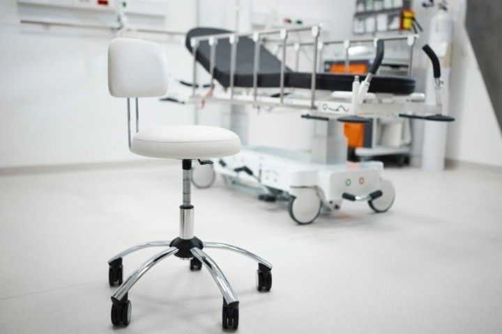 Novak M Therapiehocker mit Lehne