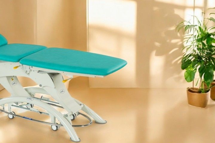 Therapieliege Lojer »Capre F3« | elektrische Höhenverstellung, optional mit Dachstellung