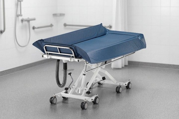 Duschwagen XL höhenverstellbar, mit gepolsterter Wanne