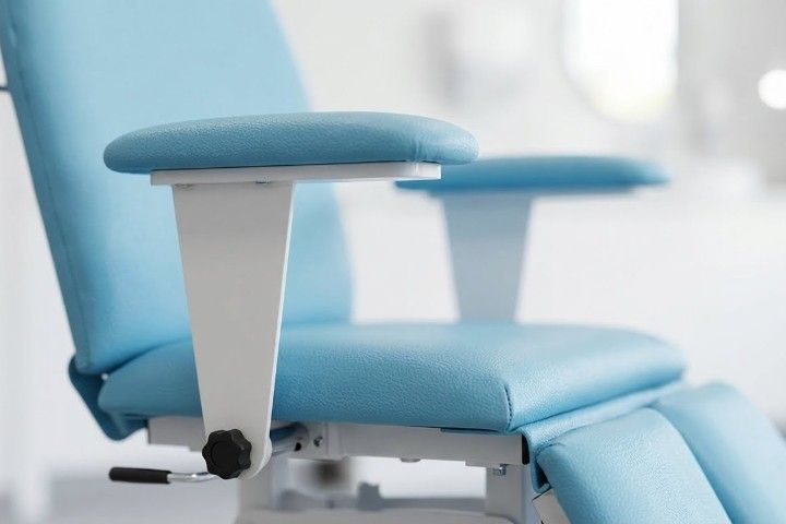 Ecopostural Höhenverstellbarer Behandlungsstuhl »Bremen«