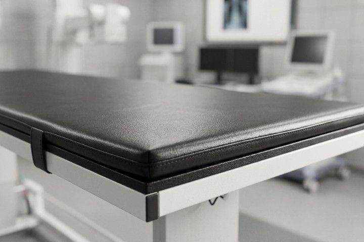 Höhen- und Neigungsverstellbarer Röntgentisch »Duo Lift«
