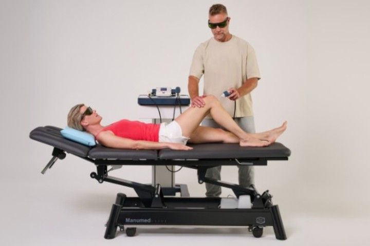 Enraf Nonius Lasertherapiegerät »Endolaser 120« mit einem Sondenhalter