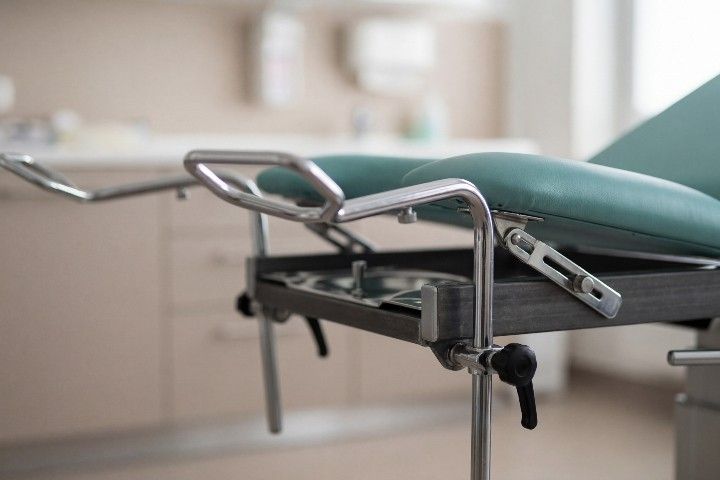 Ecopostural Gynäkologiestuhl »ecospezial« + Gratis Rollhocker