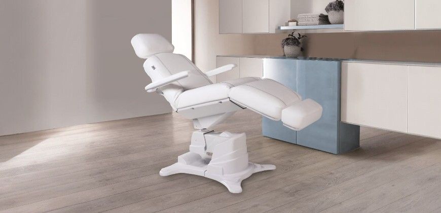 Lemi Behandlungsstuhl »Tesera« für ästhetische Chirurgie und Dermatologie | vorkonfiguriert