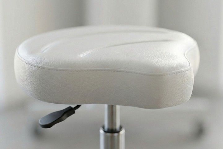 Lemi Drehhocker »035« mit Sattelsitz und Fußring