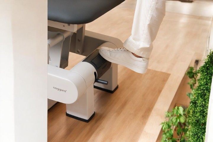 Therapieliege Naggura N'Run 3 mit Schräg-Dachstellung