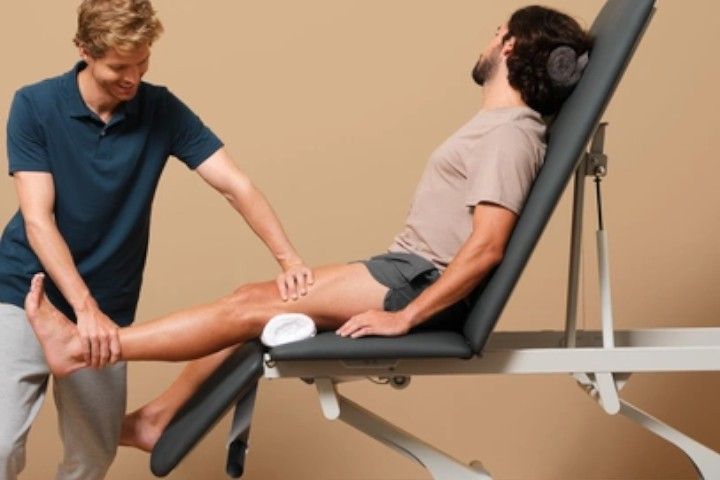 Therapieliege Naggura N'Run 3 mit Schräg-Dachstellung