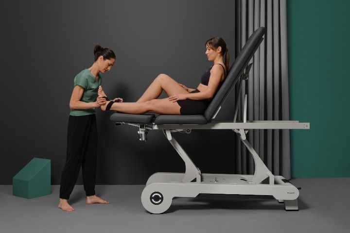 Elektrische Therapieliege Naggura N’RUN 5 EVO mit Heizung