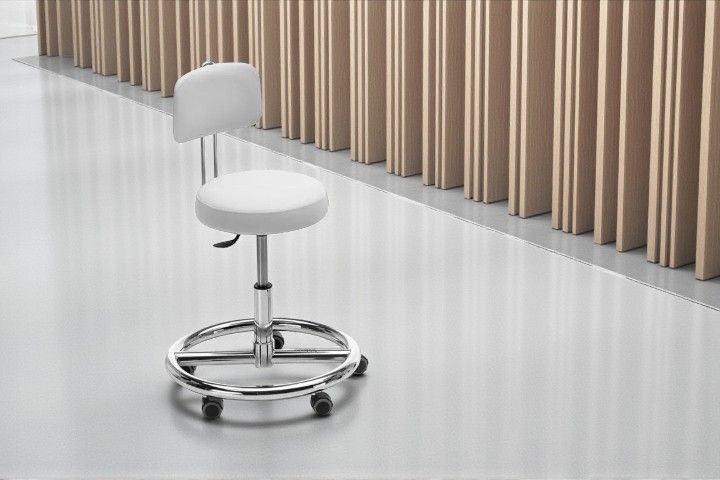 Novak M Therapiehocker mit Lehne