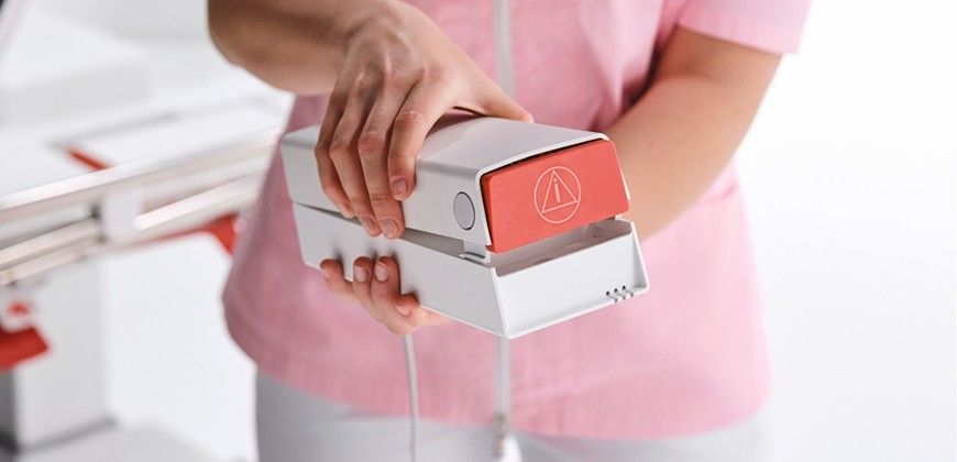 Novak M Patienten Transportliege, Stretcher »X2« | 2-tlg., elektrische Höhenverstellung, Seitengitter