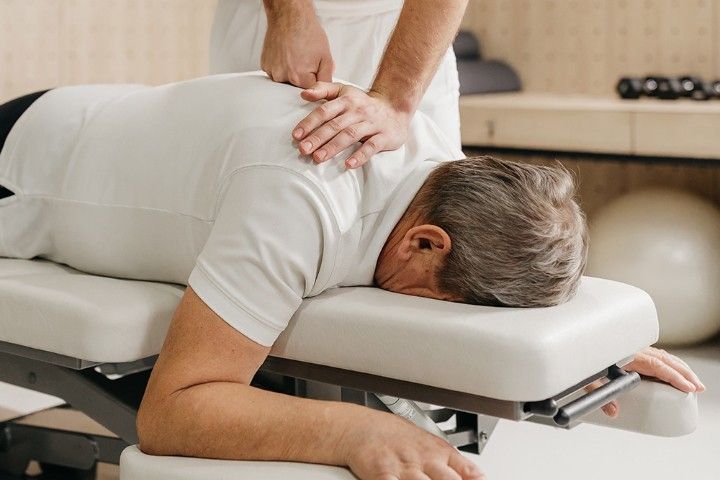 Novak M Therapieliege »S8« | elektrisch, 8-tlg. Liegefläche, Dachstellung
