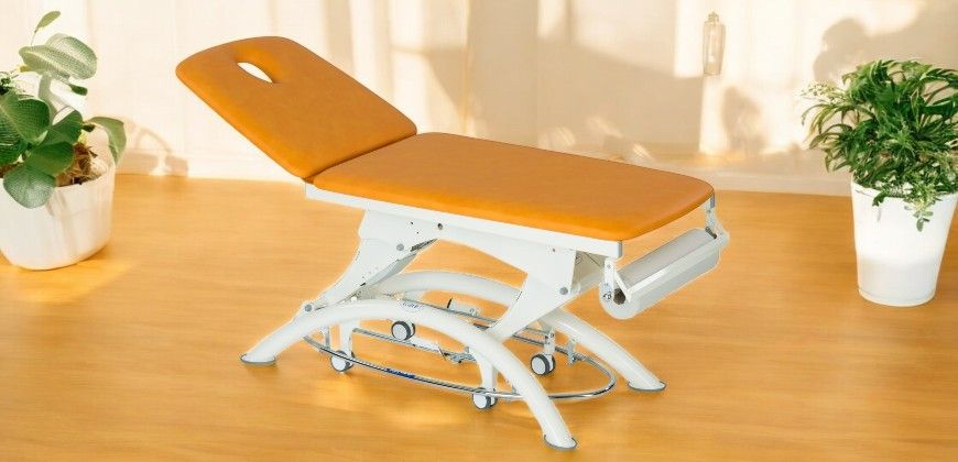 Untersuchungsliege Lojer »Capre F2« | elektrische Höhenverstellung
