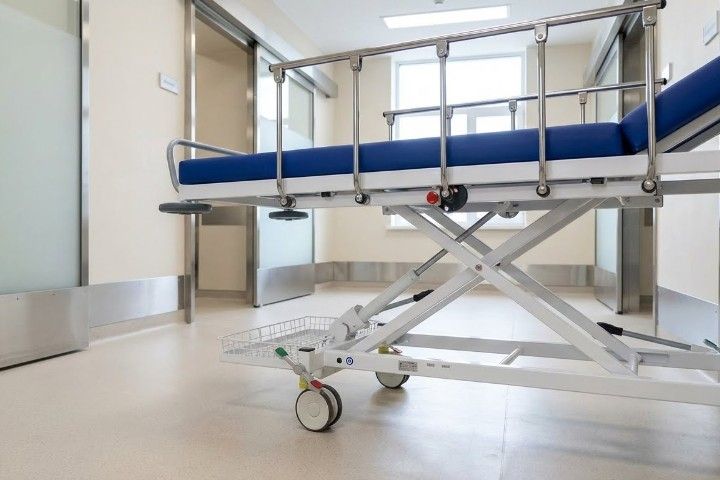 Patienten Transportliege höhenverstellbar »Zen« | Modell 2220XL/H