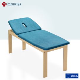 Abb. zeigt die Untersuchungsliege »Ranim L« mit 2-tlg. Liegefläche, positiv verstellbarem Kopfteil und Nasenschlitz. Ausgestattet mit einem Holzgestell und 80 cm Breite.
