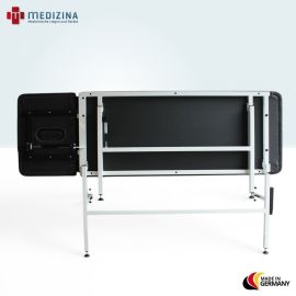 Abb. zeigt die Wandklappliege 2tlg. / waagerecht (längsseitig) klappbar, Modell Wandklapp Basic Horizontal.