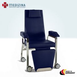 Abb. zeigt Multifunktionsstuhl, Blutentnahmestuhl, Infusionsstuhl HAEMO-FLEXA Cuneo Mobil mit VS-Doppelrolle und Keilkissen.
