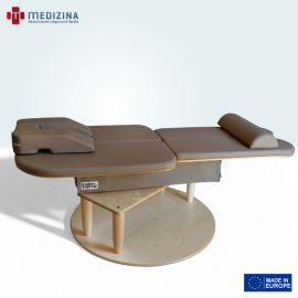 Abb. zeigt Pedalo® Swaywaver 3D-Behandlungsliege »300« mit Grundplatte in Länge (Füße) 30 cm, mit 4-tlg. Liegefläche. Diese ist 360° horizontal drehbar. Erweiterungen Bauchlagekissen und Fußhalbrolle (optional).